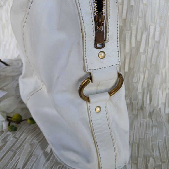 YSL Viantage Leather Handbag - Picture 8 of 16